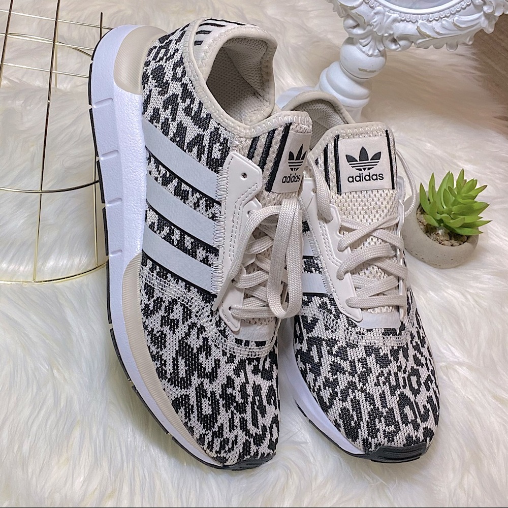 ADIDAS ✖️ Cheetah Print Swift Run Sneakers NWT